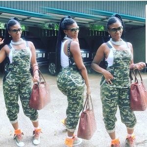 Camo jumpsuit.. Gorgeous